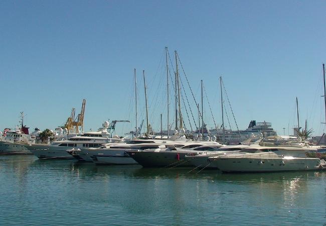 The port of Valencia The port of Valencia with its incredible views is close to the apartments.