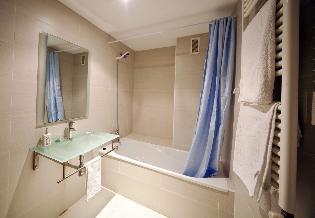 Apartment in Valencia / València - Marina Real 2 bedrooms apt. - 5 ppl Apartment in Valencia / València - Marina Real 2 bedrooms apt. - 5 ppl