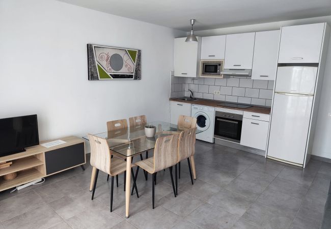 Apartment in Costa Teguise - Costa Teguise Beach 2bedrooms- 7 ppl- 306