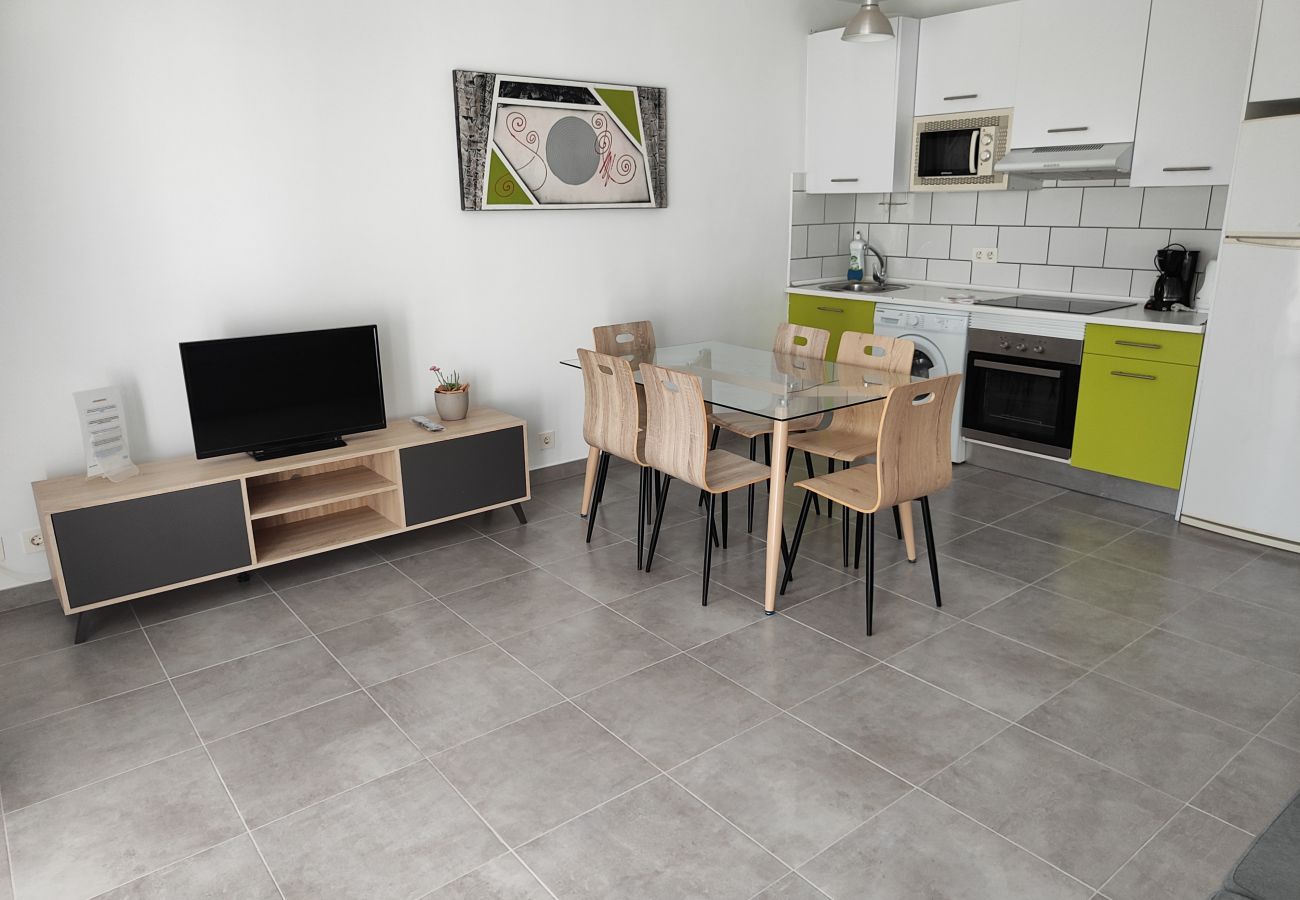 Apartment in Costa Teguise - Costa Teguise Beach 2bedrooms- 7 ppl- 306